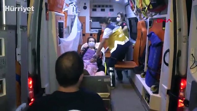 Yangında mahsur kalan 3 kişi ve bir köpek kurtarıldı