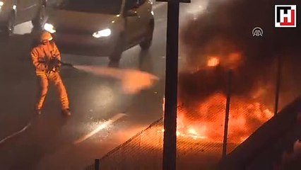 Metrobüs durağının önünde panik! Patlama anında tam yanındaydı