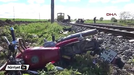 Hemzemin geçitte tren yol bakım aracı motosikletliye çarptı