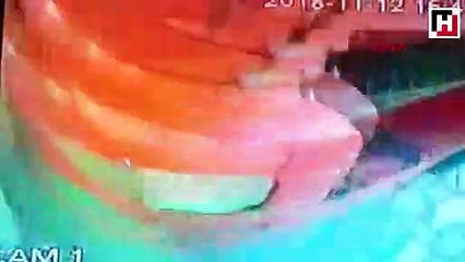 Freni patlayan tır kuyumcu dükkanına girdi