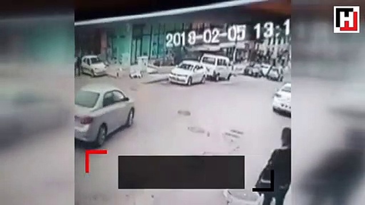 Otomobille takip ettiği kadına tacizde bulunup, yerde sürükledi