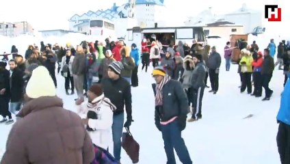 Uludağ'da Arap turistlerin karda safari izdihamı