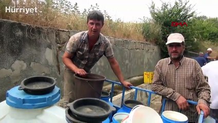 Tekirdağ'da susuz kalan köylüler, traktör ve araçlarla su taşıyor