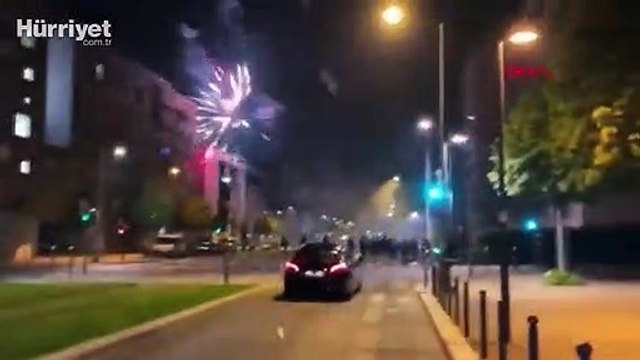 Koronavirüs Fransa'yı karıştırdı, göstericilerle polis arasında arbede yaşandı