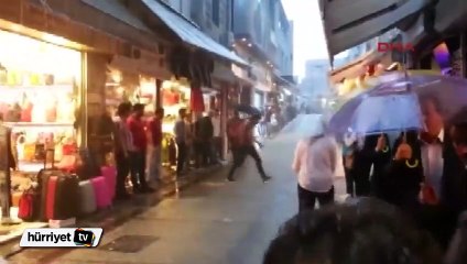 Kapalıçarşı'yı su bastı, zabıta aracı mahsur kaldı