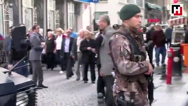 Eminönü'nde polis ile şüpheli arasında arbede 1 polis yaralandı