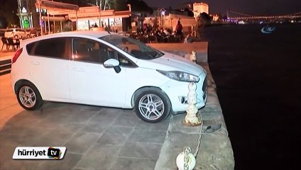 Dolmabahçe'de el freni yarım çekilen araç denize düşüyordu