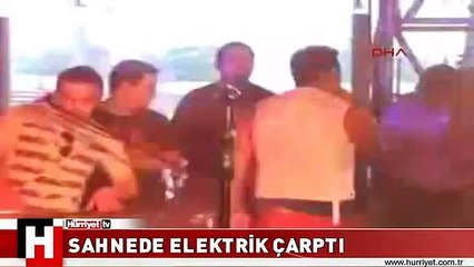 KONSER VERİRKEN ELEKTRİK AKIMINA KAPILDI