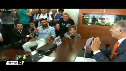 Arda Turan'dan Bayrampaşa Belediyesi'ne ziyaret