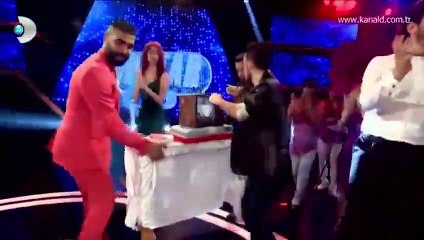 Armağan Çağlayan'a sürpriz doğum günü!