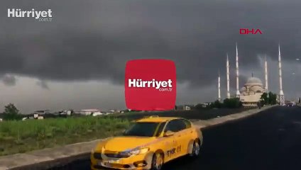 Arnavutköy'ü saran kara bulutlar böyle görüntülendi