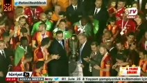 Galatasaray kupasını kaldırdı