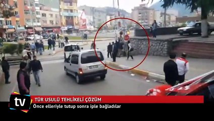 Demiryolu geçidine Türk usulü tehlikeli çözüm