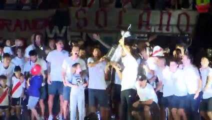 River Plate taraftarıyla buluştu!