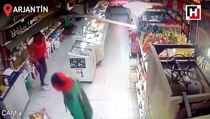 2 kadın market çalışanı, soyguncuları böyle defetti