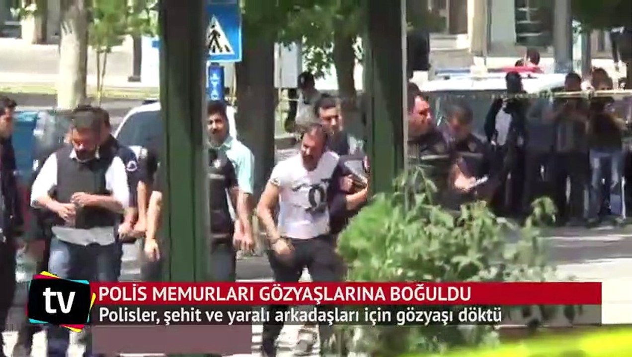 Polisler, şehit ve yaralı arkadaşları için gözyaşı döktü