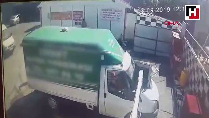 Arnavutköy'de oto yıkamacıdaki feci kaza kamerada