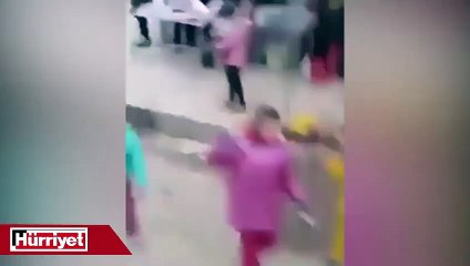 El Bab'ta Mehter Marşı çalan askerlerimiz ve çocukların sevinci
