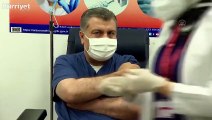 CoronaVac aşısı, Ankara Şehir Hastanesi'nde Sağlık Bakanı Koca'ya yapıldı