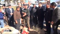 Bakan Faruk Çelik deveyi Gönüllü Kuruluşlar Aşevi'ne bağışladı