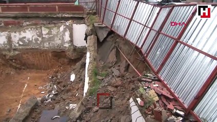 Maltepe'de kaldırım çöktü, park halindeki araç askıda kaldı