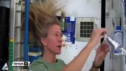 Astronotlar saçlarını nasıl yıkar?