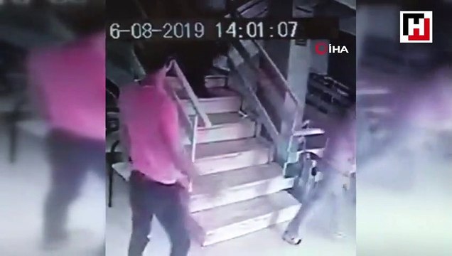 ‘Raporu alıyorsun hala neden küfür ediyorsun’ diyen doktoru darp ettiler