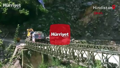 Hindistan'da aşırı yükü kaldıramayan köprü çöktü: 2 yaralı