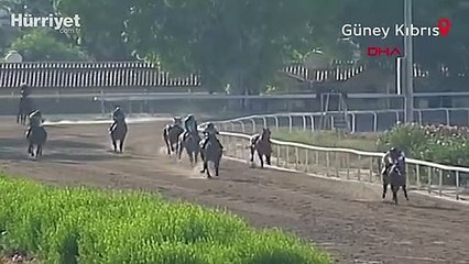 Güney Kıbrıs'ta hipodromda kaza 3 jokey yaralandı