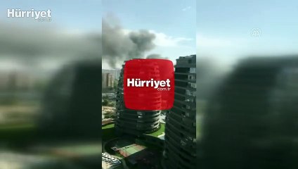 Son dakika haber... Bakırköy'de halı saha deposunda yangın