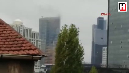 Ataşehir'de büyük panik! Gökdelende yangın çıktı