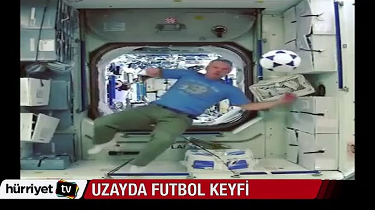 Uzayda futbol keyfi