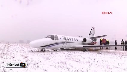 Atatürk Havalimanı'nda iş jeti pistten çıktı