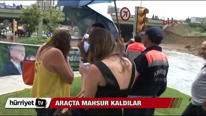 Ataşehir'de otomobilde mahsur kalan iki kadın böyle kurtarıldı
