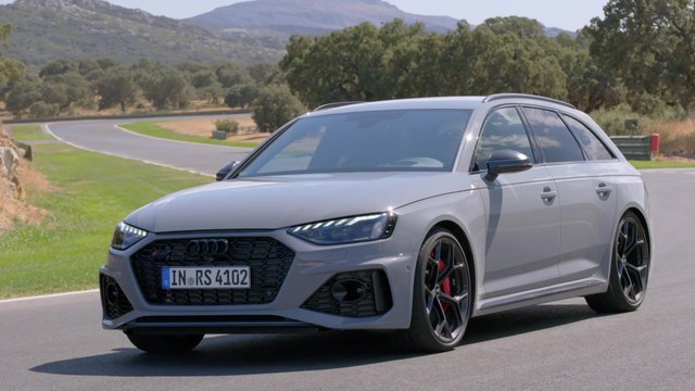 Audi RS 4 Avant with competition plus package Track driving