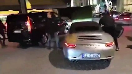 Murat 131'le lüks AVM'de aracı valeye veren adam kırıp geçirdi