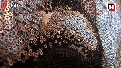 Atatürk resmini 300 bin vidayla oluşturuyor