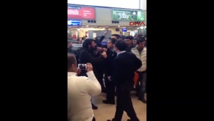 Atatürk Havalimanı'nda 'gecikme' arbedesi