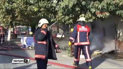 Yıkım ekipleri gelince işyerini ateşe verdiler