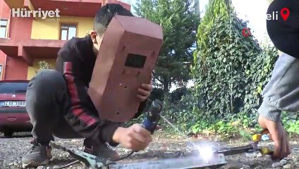 Hurda parçalarla yaptılar! Liseli 2 arkadaş paraya para demiyor