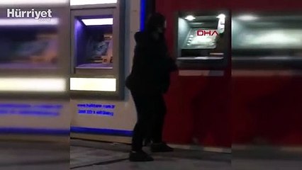 Annesinden kalan miras yüzünden babasına kızdı, ATM'lere çekiçle saldırdı