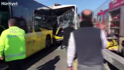 Avcılar'da iki metrobüs çarpıştı