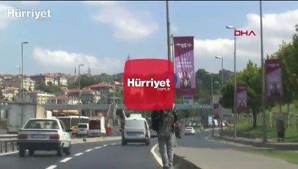 Elektrikli scooterlı gencin trafikte tehlikeli yolculuğu