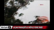 Motoru havada duran uçak paraşütle yere böyle indi