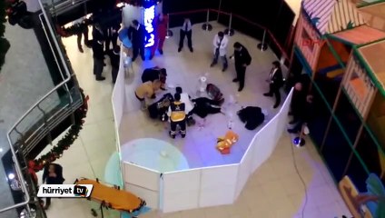 Telefonla konuşurken aşağıya düştü
