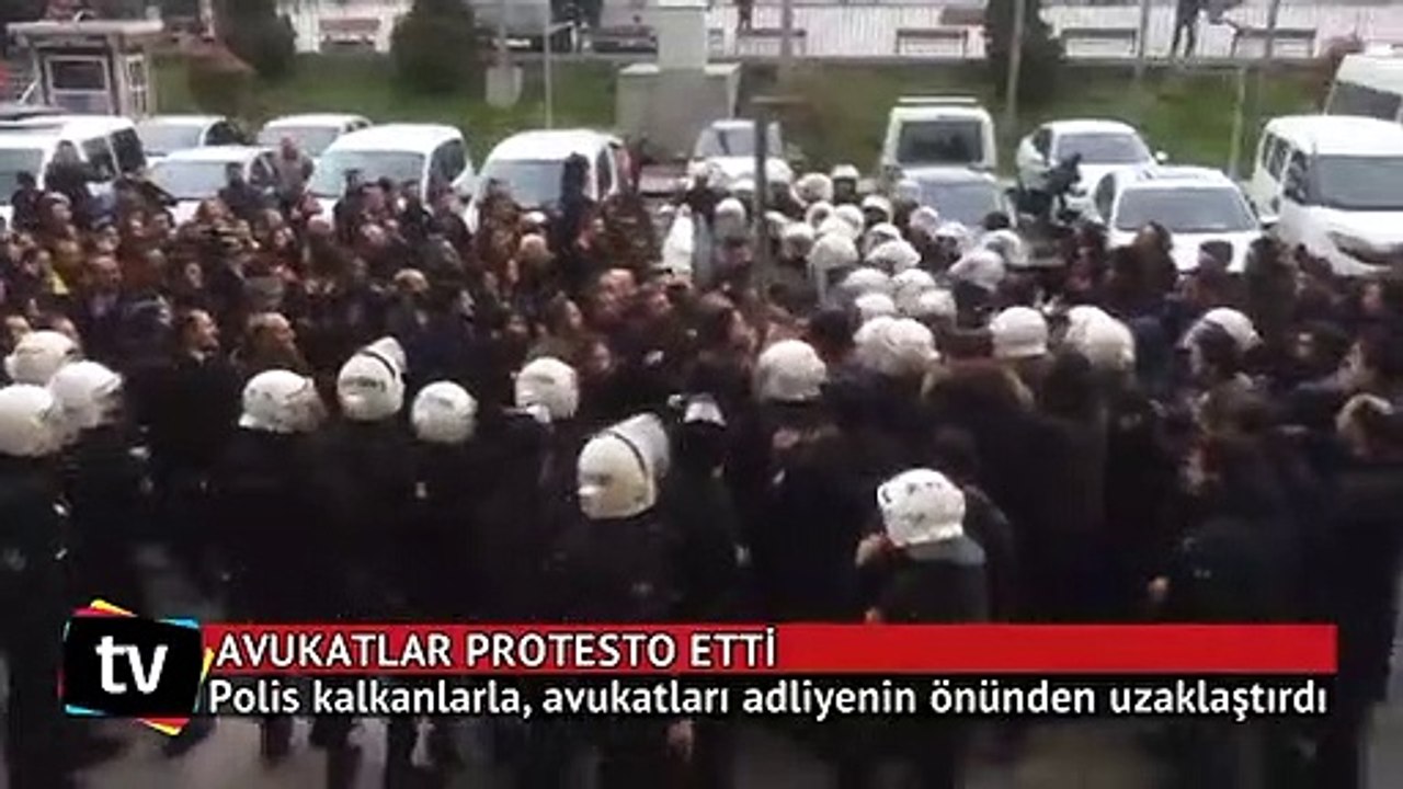 Avukatlar gözaltına alınmasını protesto ettiler