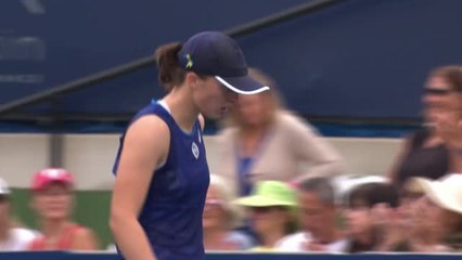 Swiatek made to work in San Diego opener