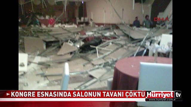 KONGRE ESNASINDA SALONUN TAVANI ÇÖKTÜ