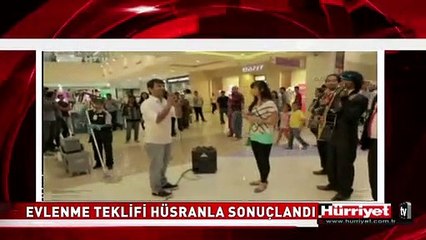 AVM'DE EVLENME TEKLİFİ EDEN GENCE ŞOK