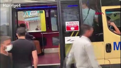 Küçükçekmece'de minibüsten 24 ayakta yolcu çıktı